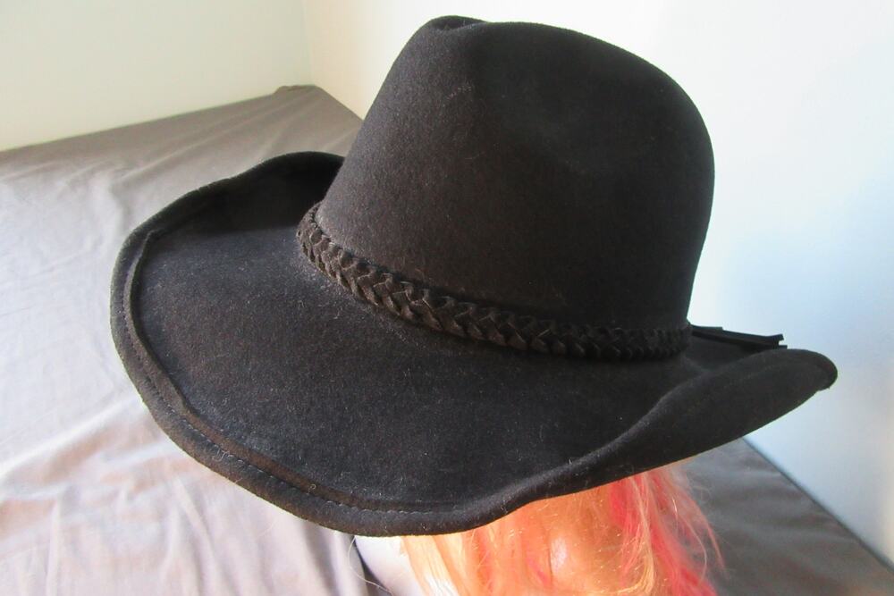 Vtg. Cappelli Standard 100% Wool Black Womens Cowboy Hat Black Braided Band